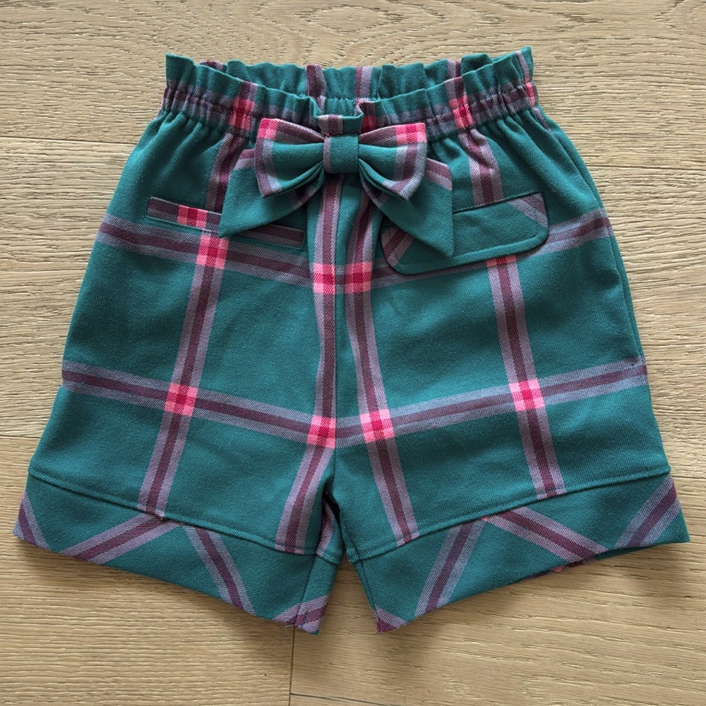 Finding Foxtale girls size 6 shorts. Sugar plum plaid.